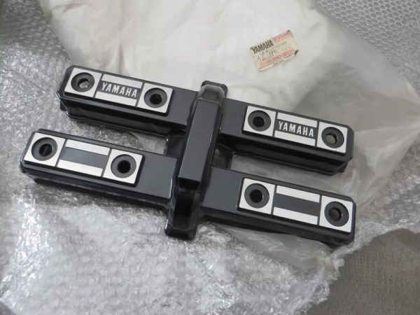 Yamaha XJ700 X XJ750XS Maxim Cylinder Valve Cover Original NEU 1AA-11191-00 Genuine spare part – MG-Teileshop